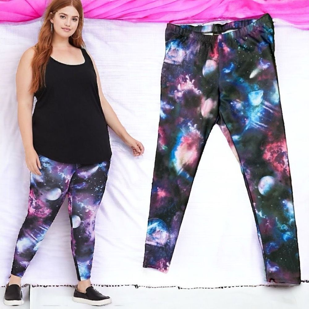 Torrid Celestial Galaxy Print Scuba Leggings Size 2 2XL